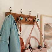 Porte-manteau mural 8 patères – style vintage – bois teinté & métal