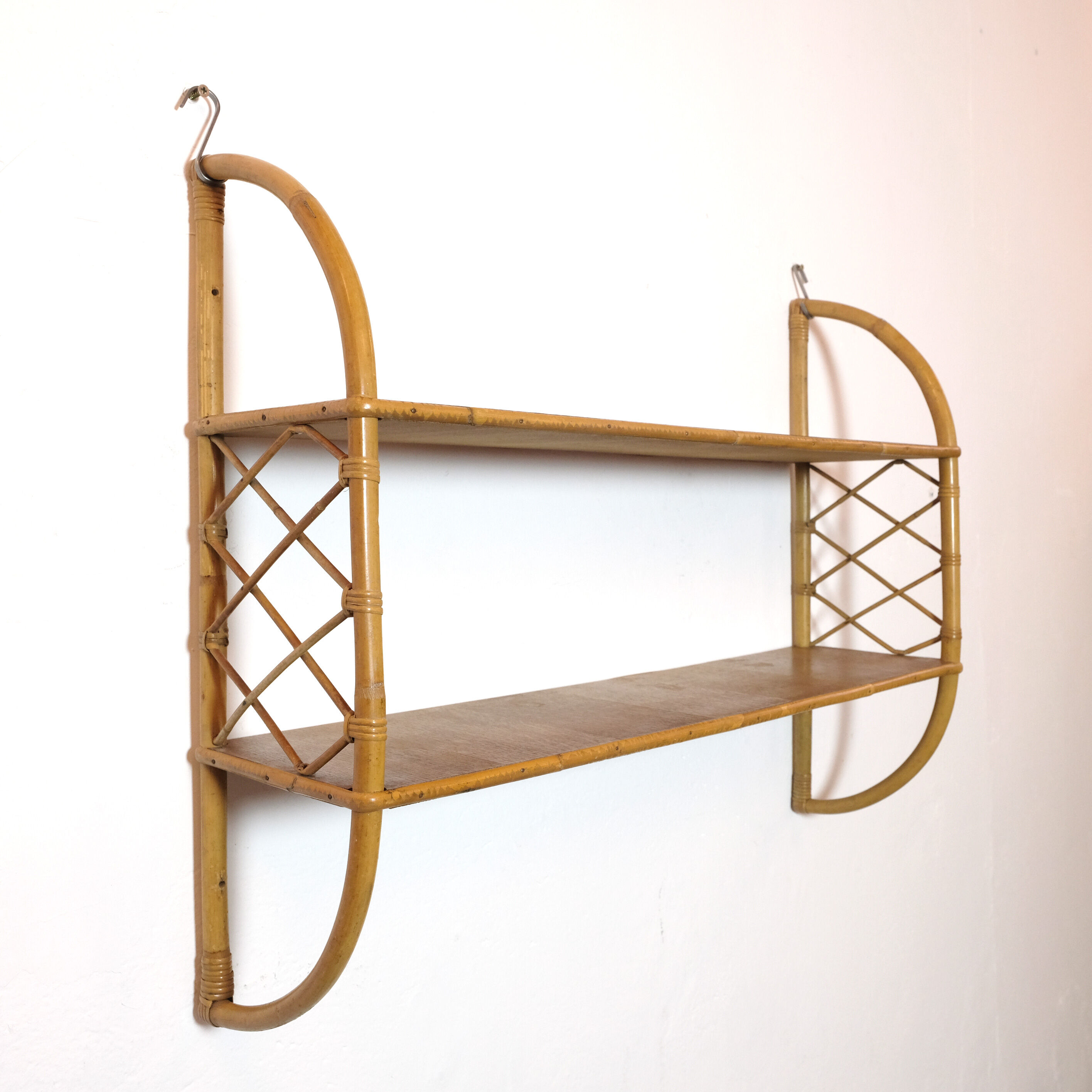 2 tier rattan shelf from the 1960s-1970s.