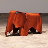 Tabouret éléphant en bois Eames de Vitra, design emblématique