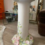Ceramic pedestal column