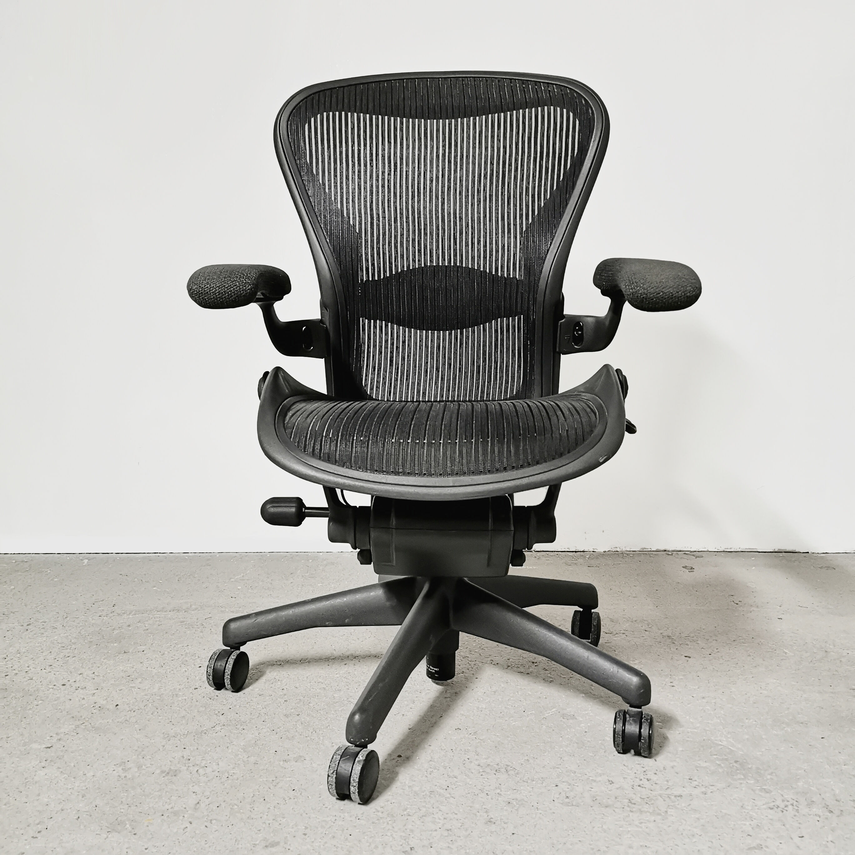Fauteuil "Aeron" de Bill Stumpf & Don Chadwick pour Herman Miller, 1990