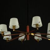Mid-Century 8 arms Stilnovo chandelier in opaline, brass and red lacquer.