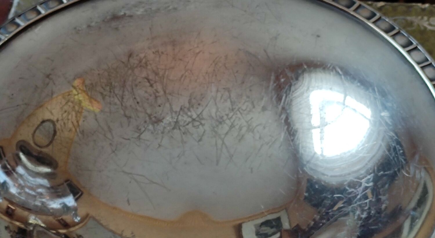 Silver metal fruit cup