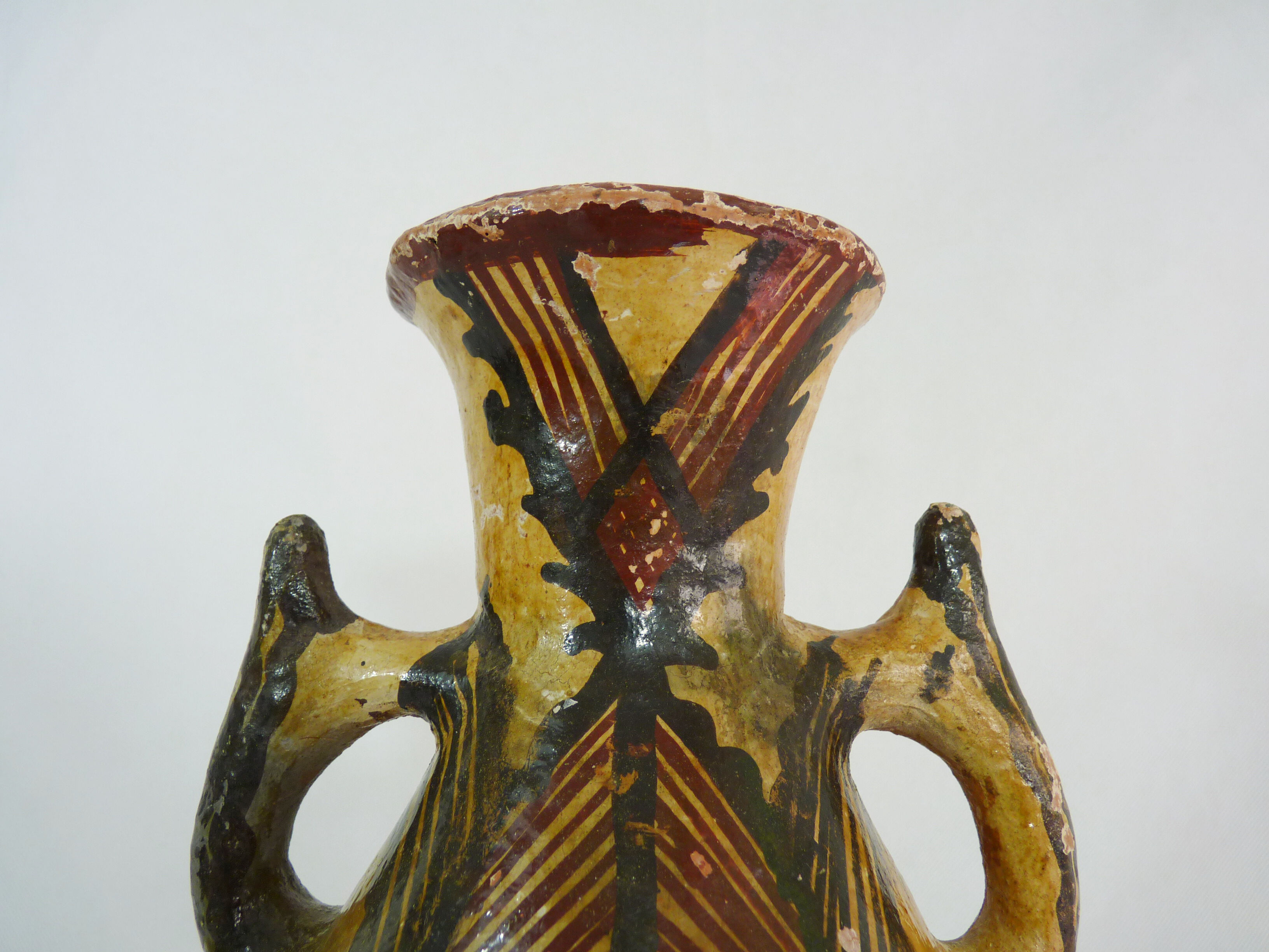 Iddeqi Kabyle pottery, Kabyle amphora,Berbere, Kabyle folk art. Year 50