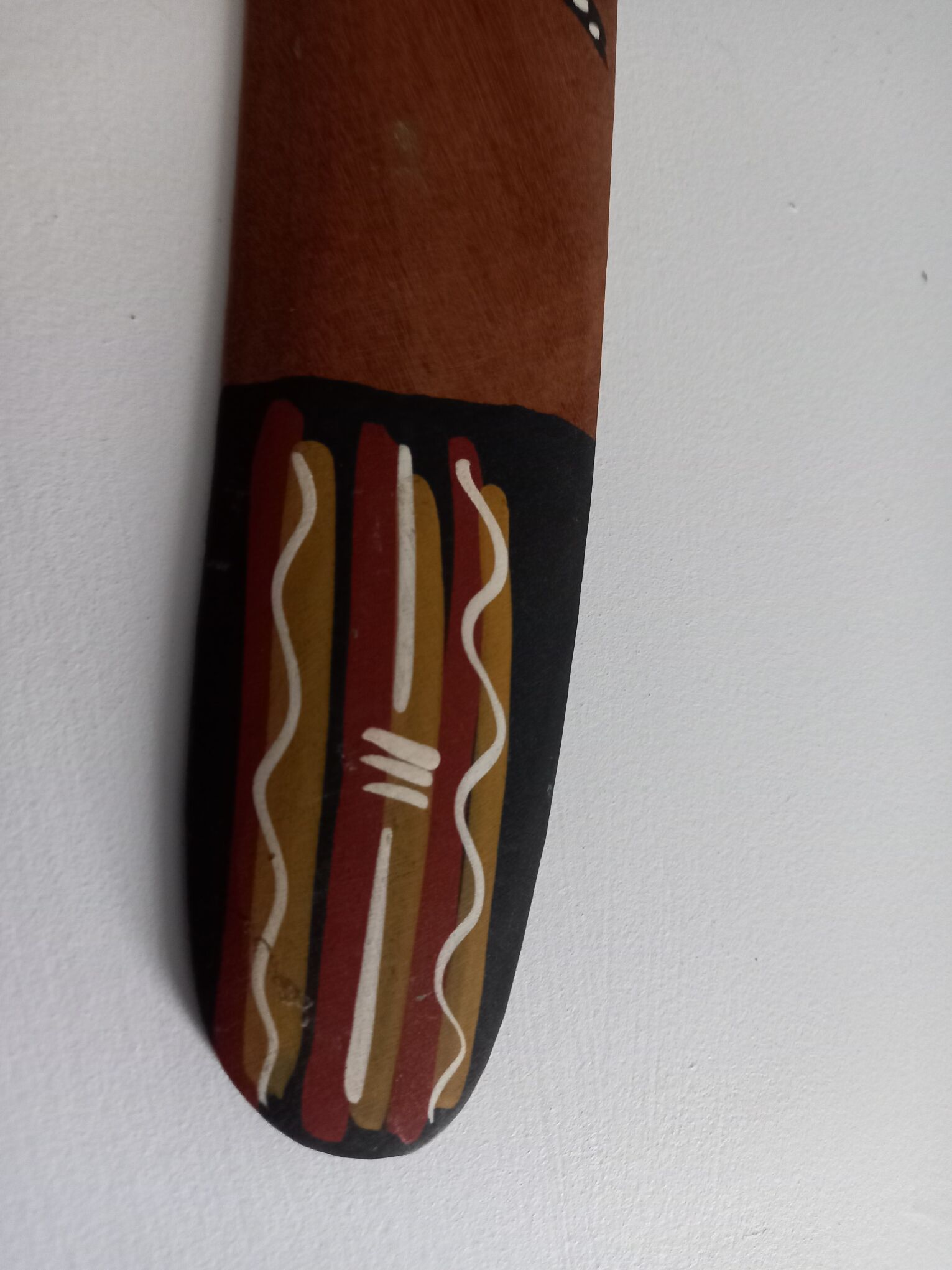 Handcrafted Boomerang (Gerko Pattern) 16'' in Acacia Wood - Australia