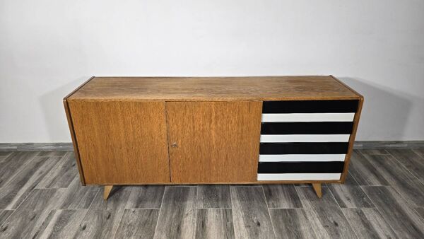 Buffet de Jiri Jiroutek pour Interior Prague, années 1960
