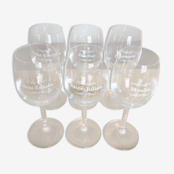 Wine glasses with engraved appellations