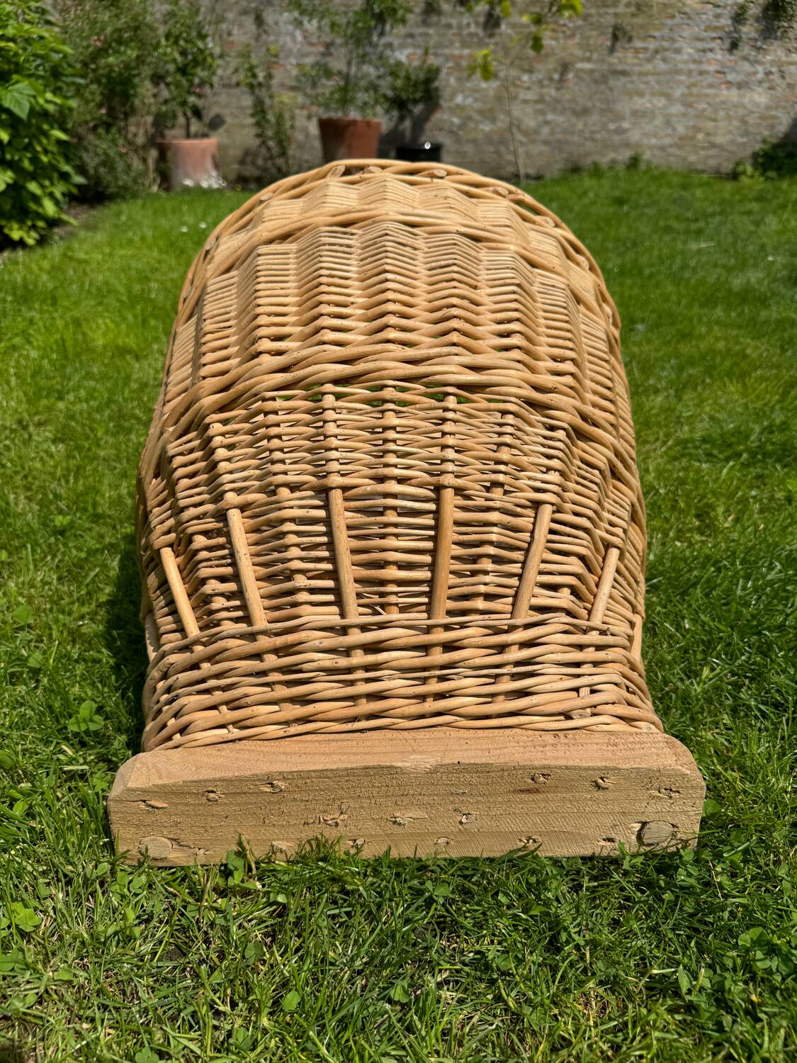 Hotte champenoise, panier en osier à suspendre