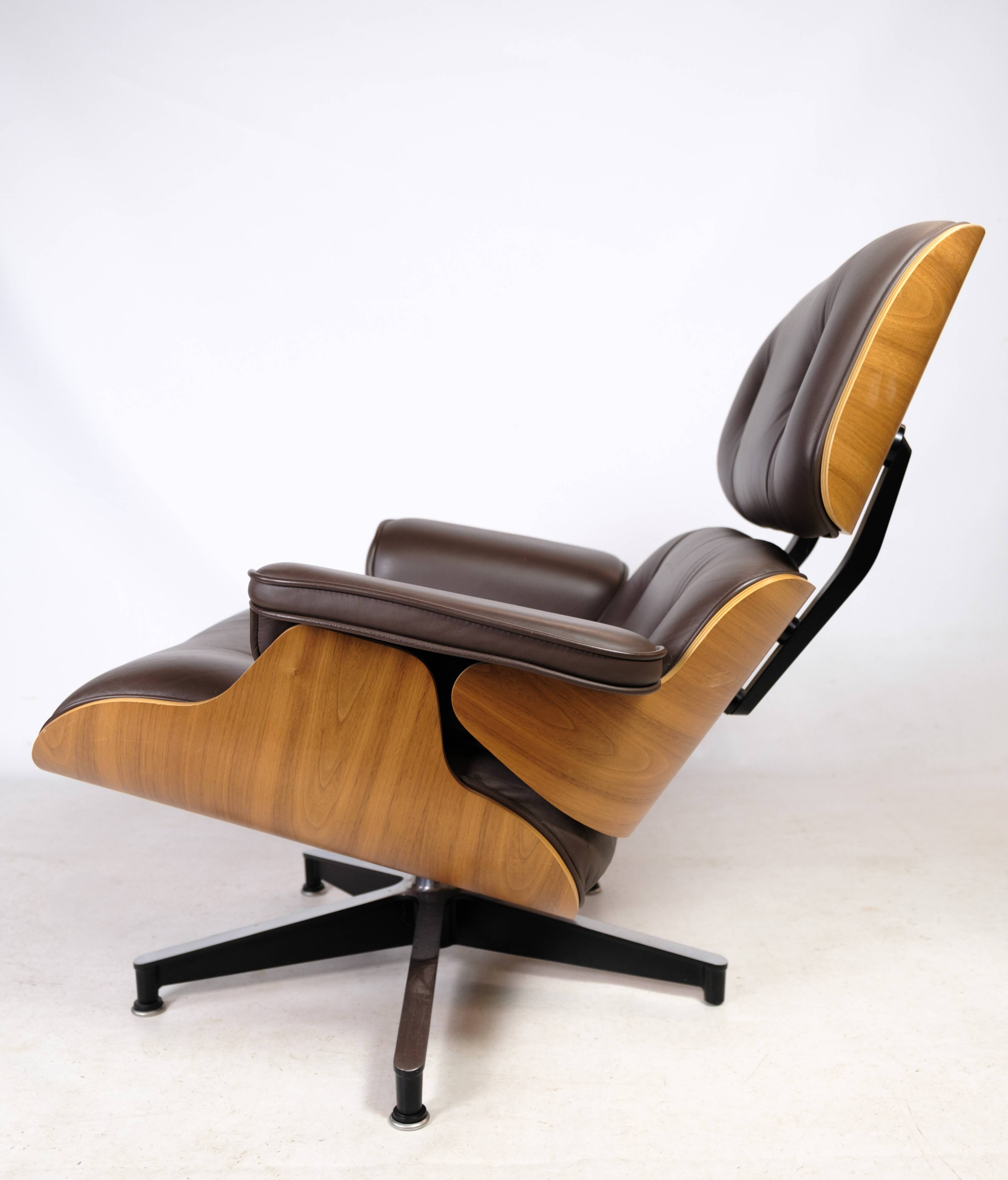 Charles Eames Lounge Chair In Brown Leather And Light Walnut