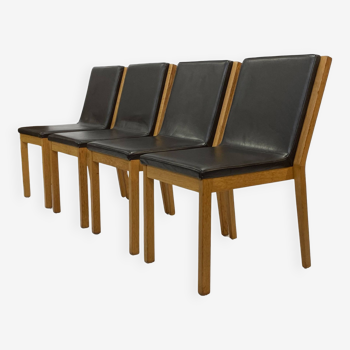 Ensemble vintage de quatre chaises de salle à manger en chêne skai design minimaliste
