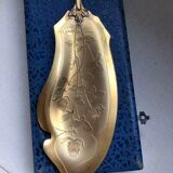 Filled silver cake shovel