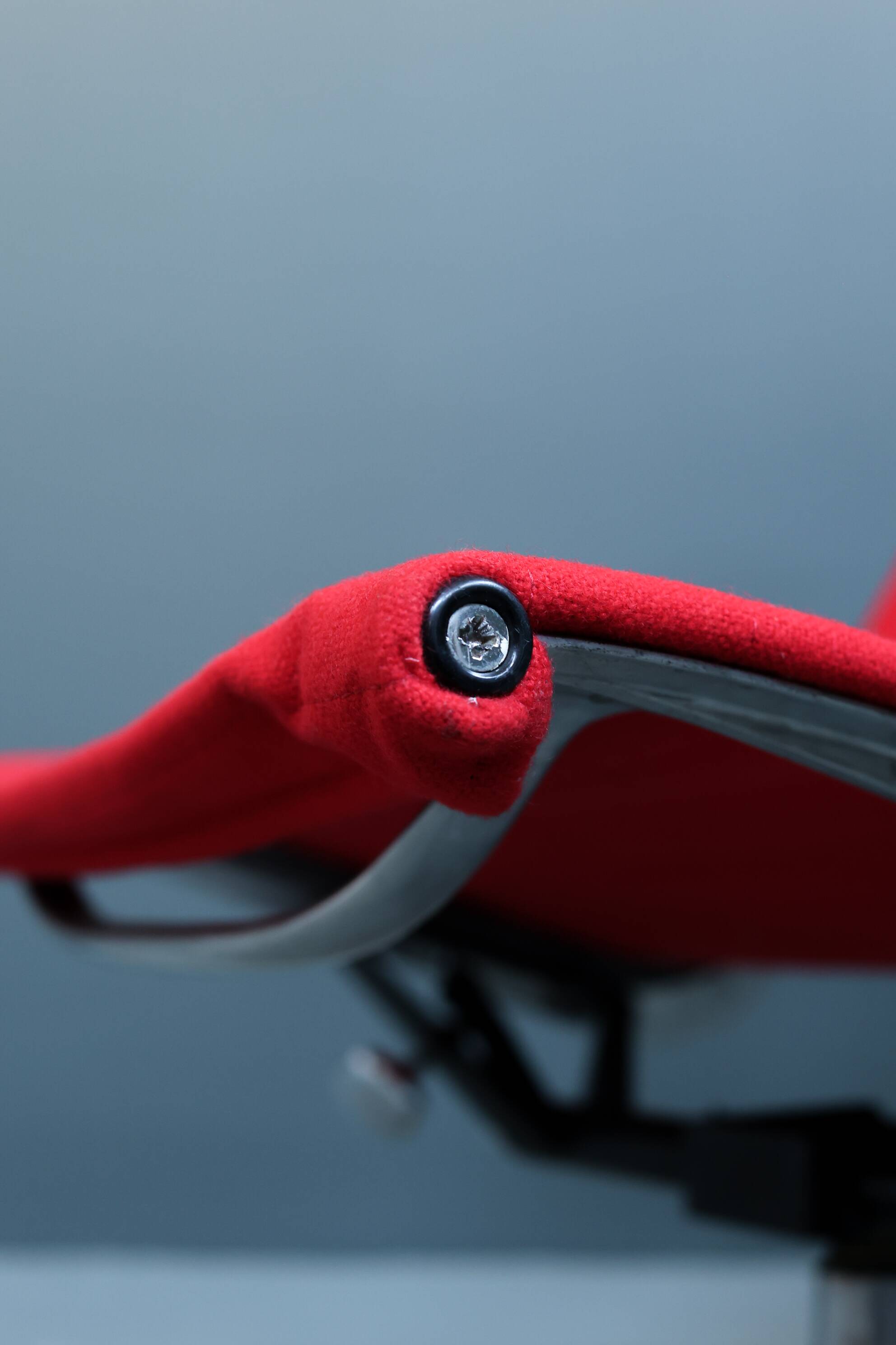 Aluminum Lounge Chair EA125 by Charles & Ray Eames for HERMAN MILLER