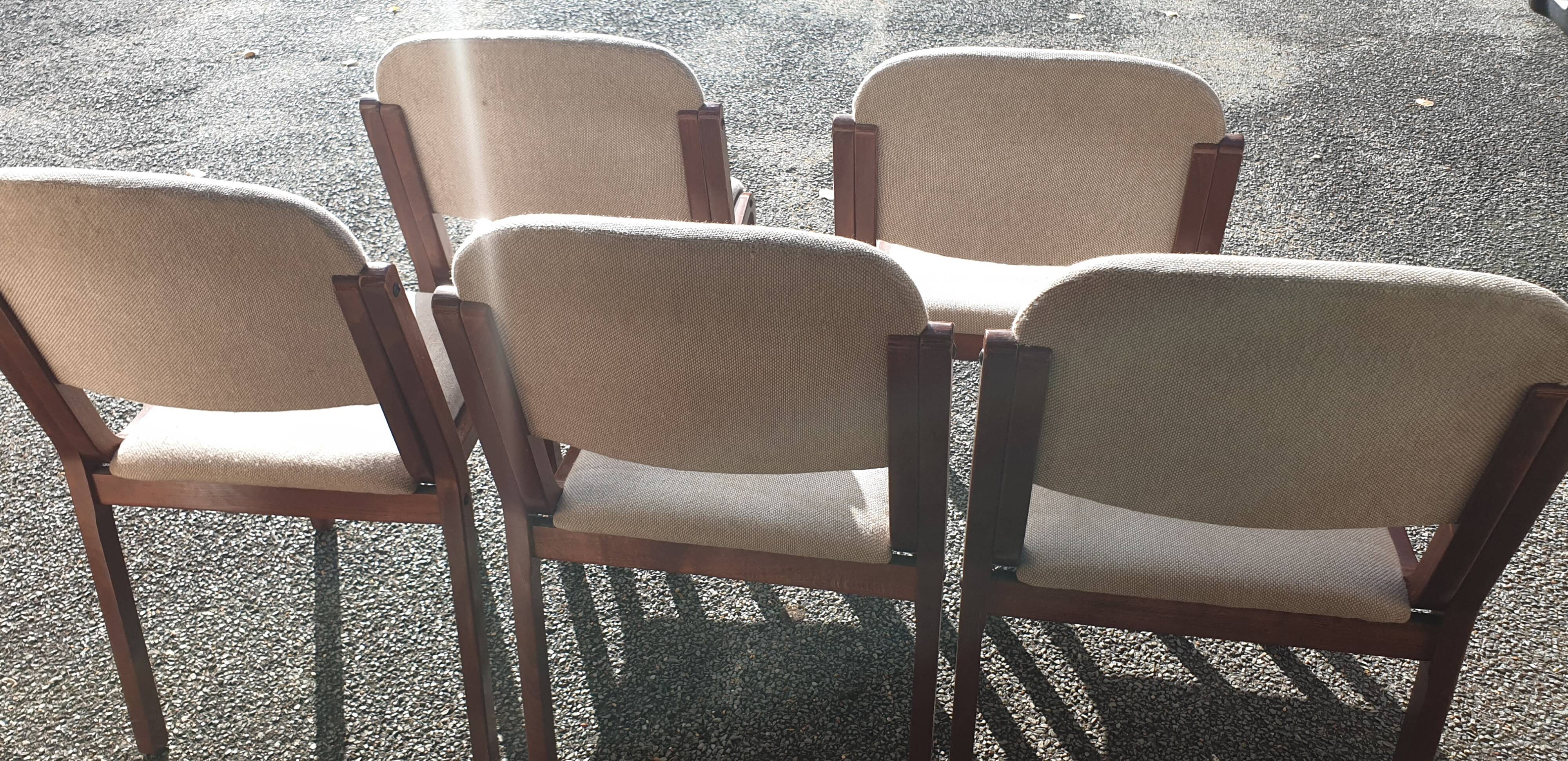 5 contemporary design chairs in curly wool