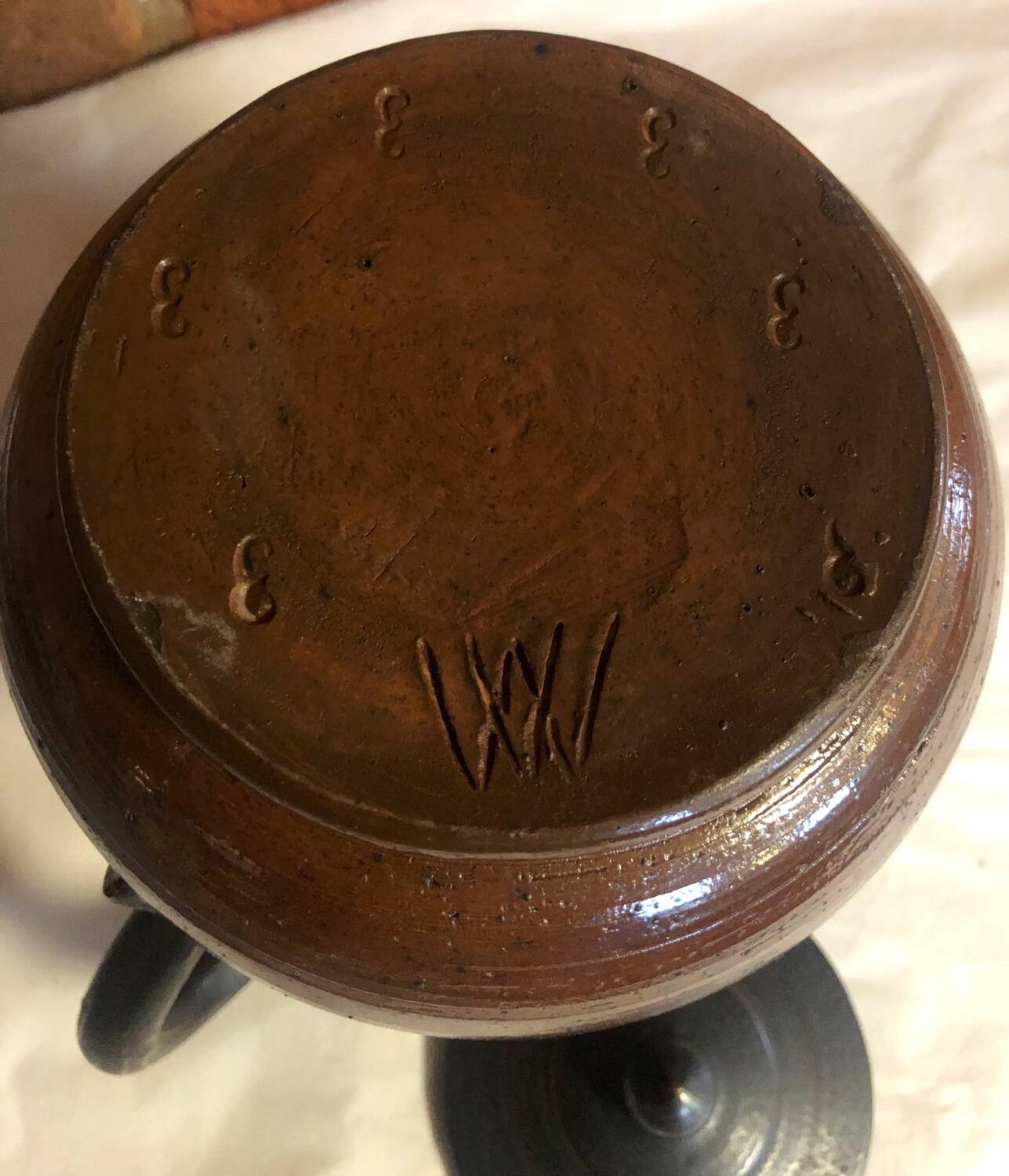 Teapot Valley Wieselthier in terracotta