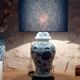 Lampe en porcelaine de Paris bleue et blanche peinte à la main, vers 1980