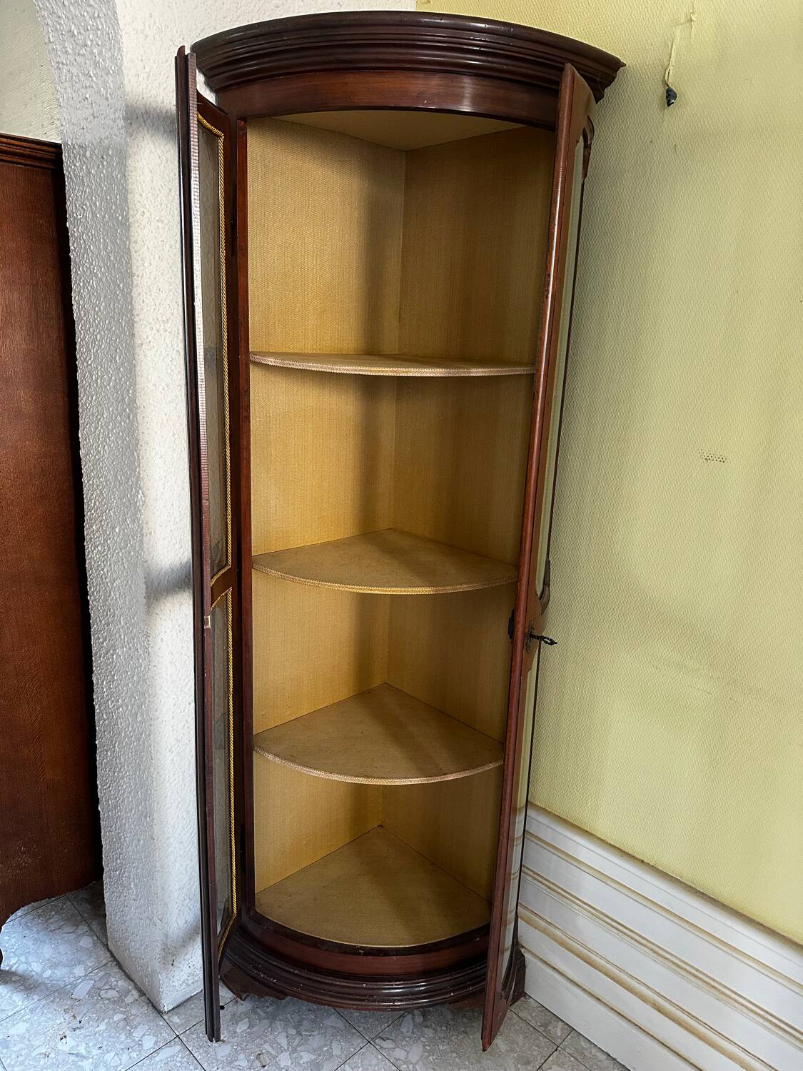 Corner display cabinet veneered in mahogany - Victorian - 20th century