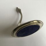 Wearing silver metal swan rings