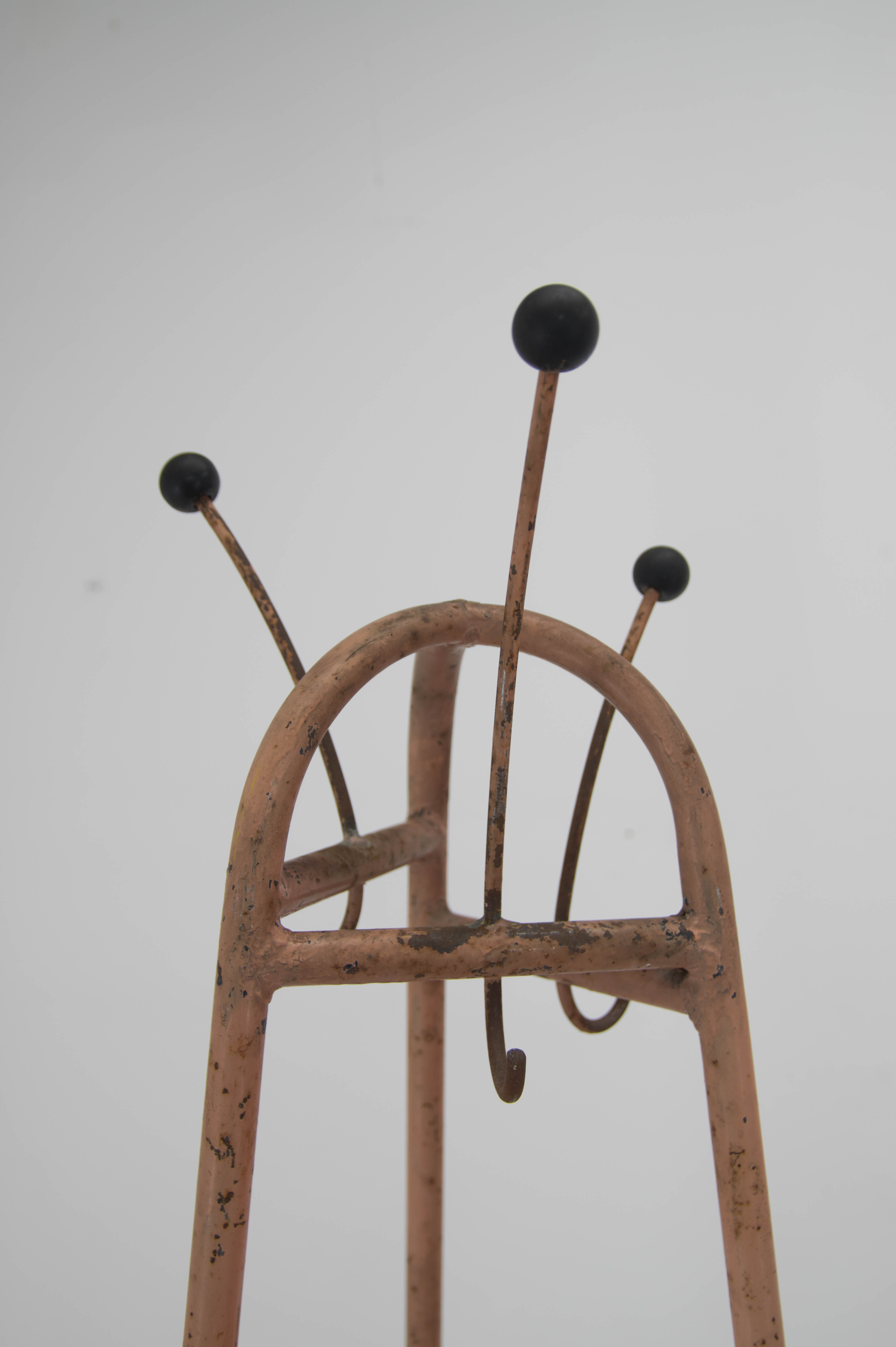 Bauhaus industrial pink coat stand, 1920s
