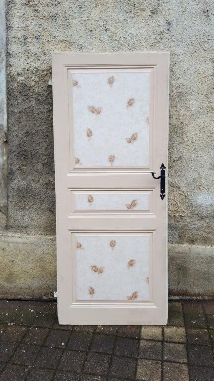 Old wooden door patina beige
