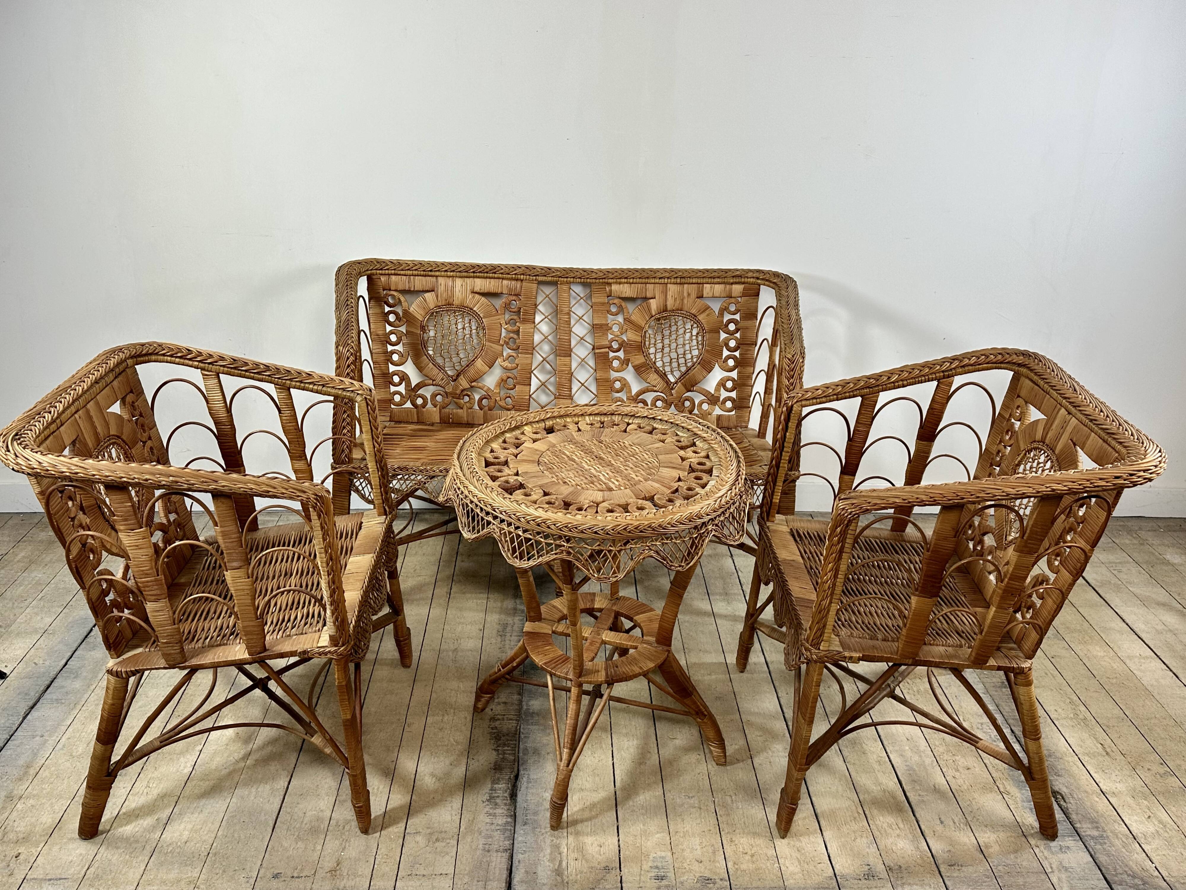 Victorian-style rattan lounge from the 1920s.