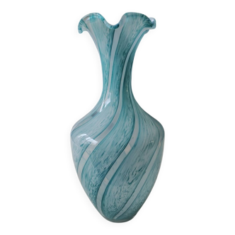 Spotted vase with a flared rim, made of blown art glass, Arte Murano. 25 cm.