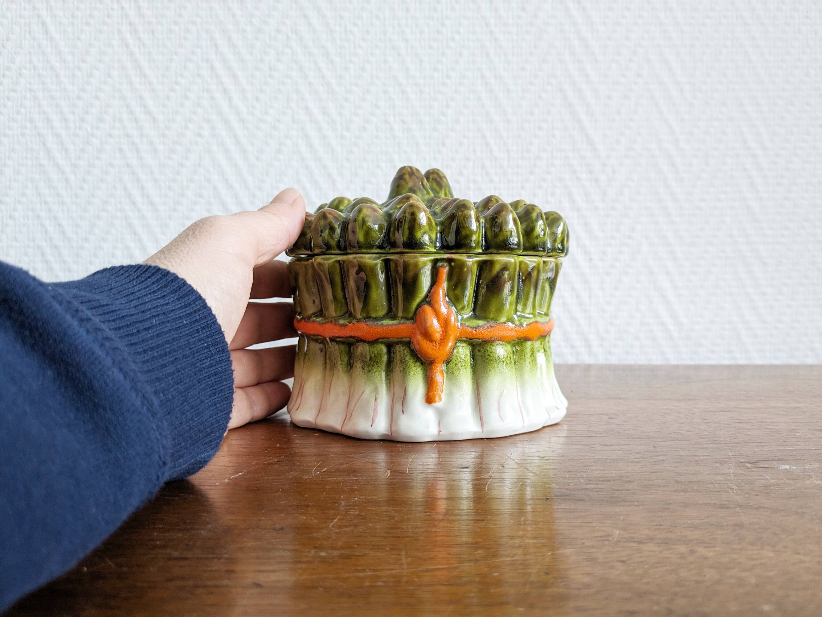Vintage asparagus tableware sauce container, Italian majolica