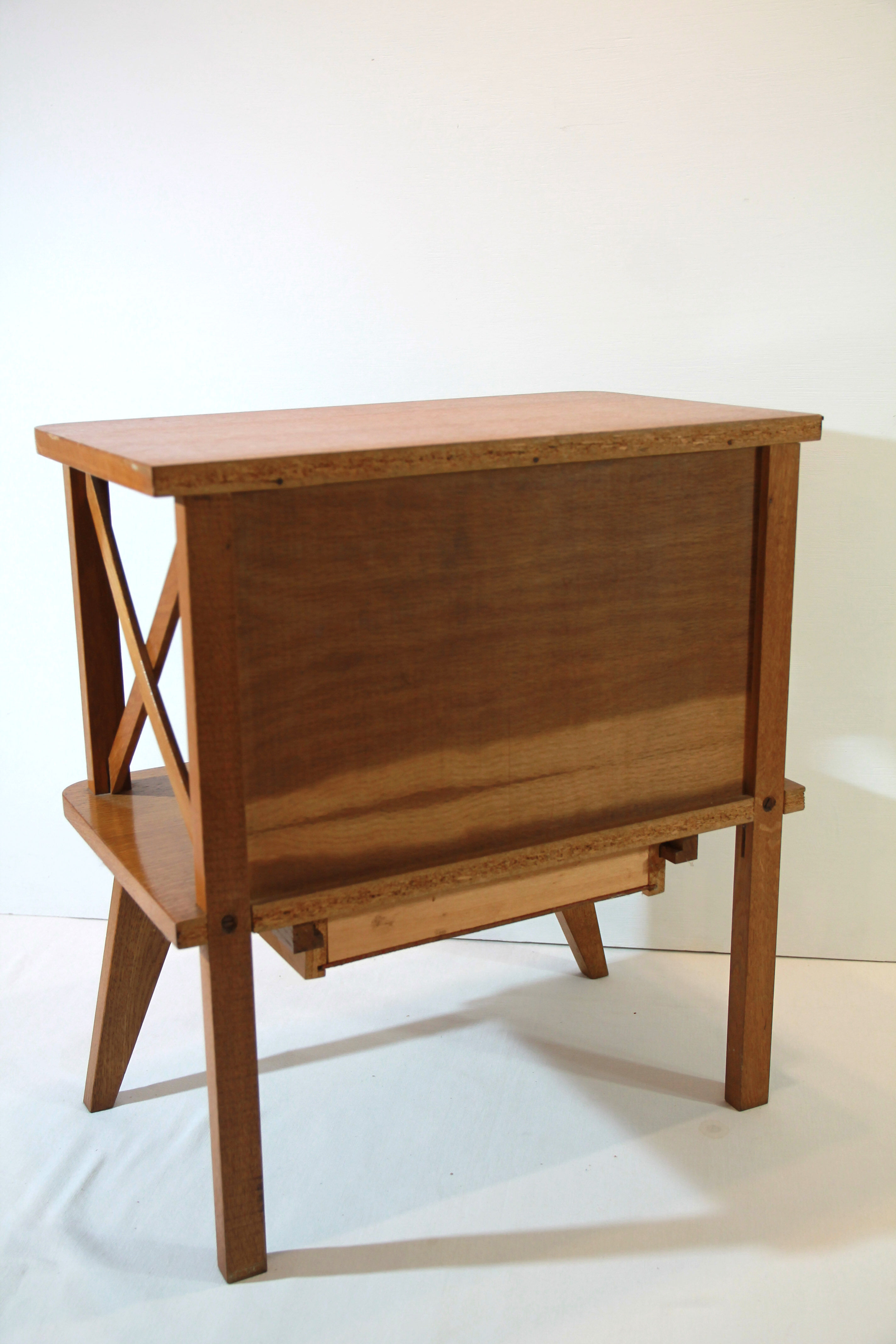 Bedside compass feet