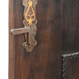 Travel cabinet on its base