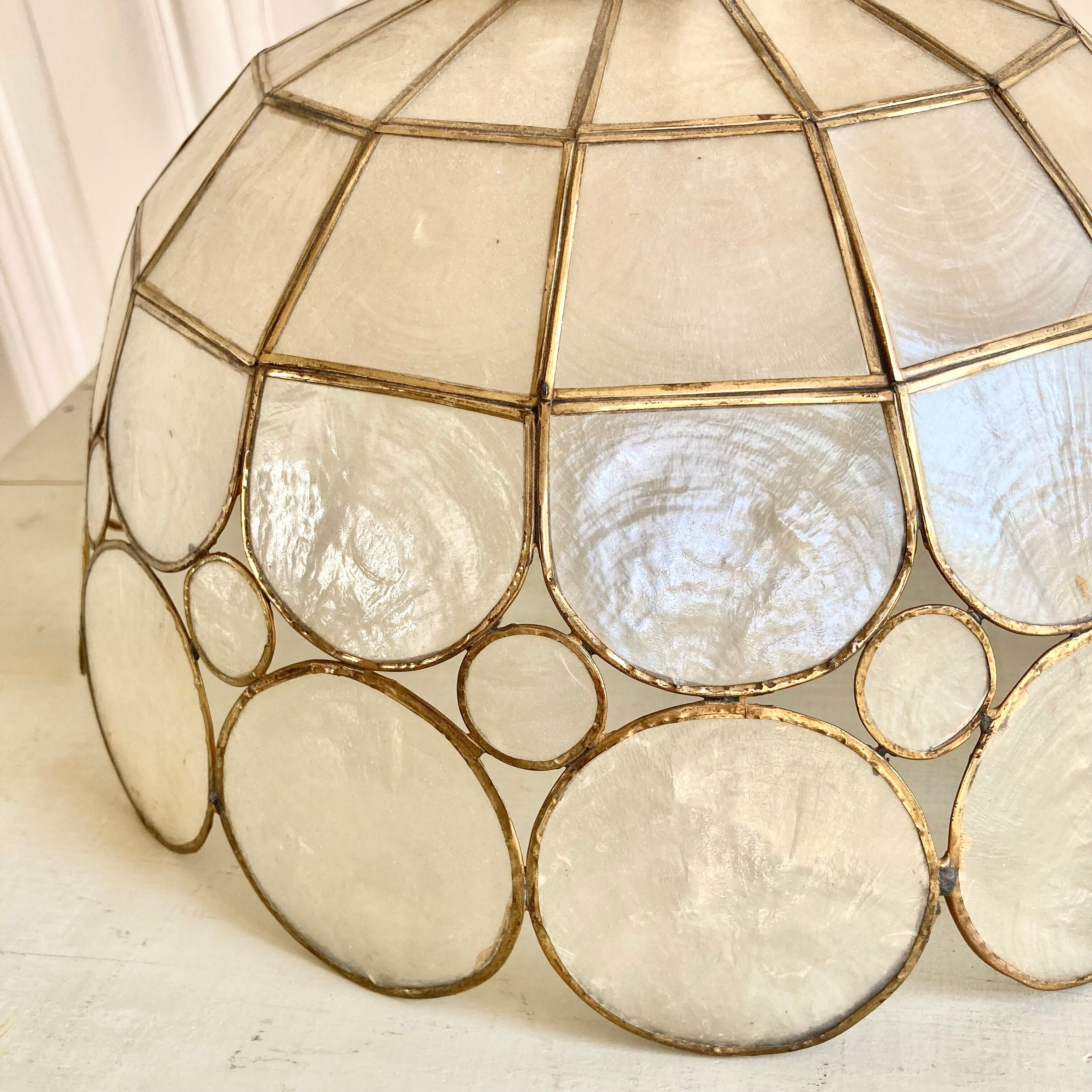 Suspension flower mother-of-pearl brass