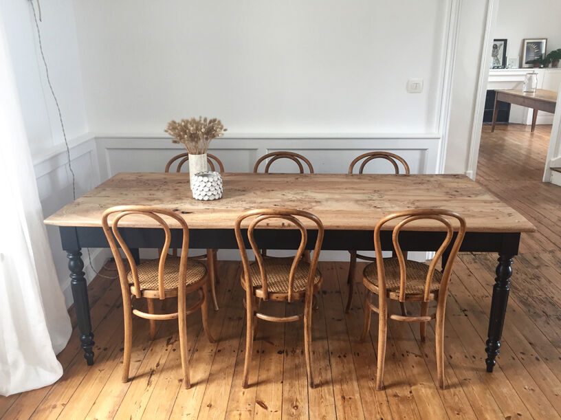 Farm table