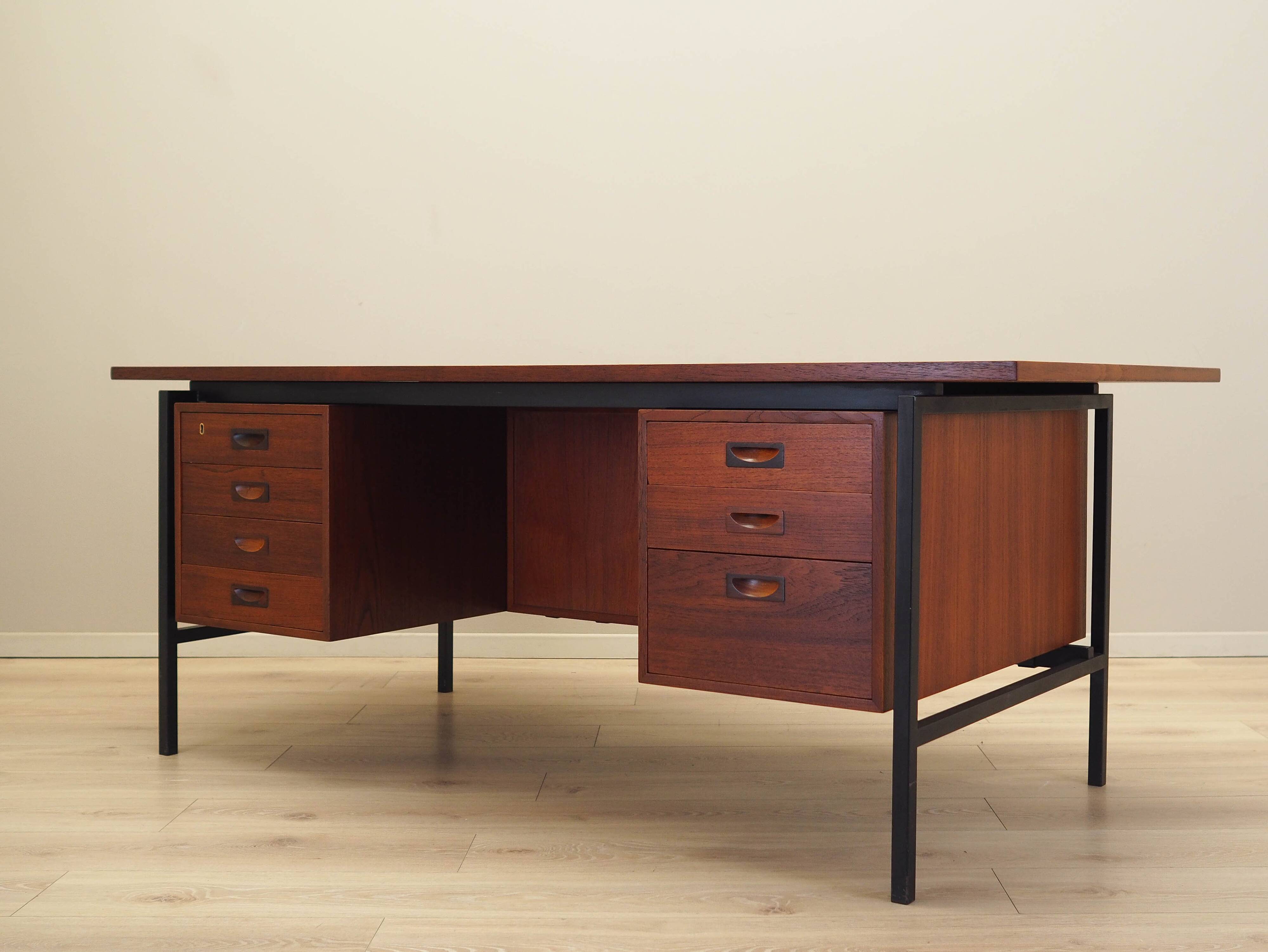 Teak desk, Danish design, 1970s, manufacturer: Denmark