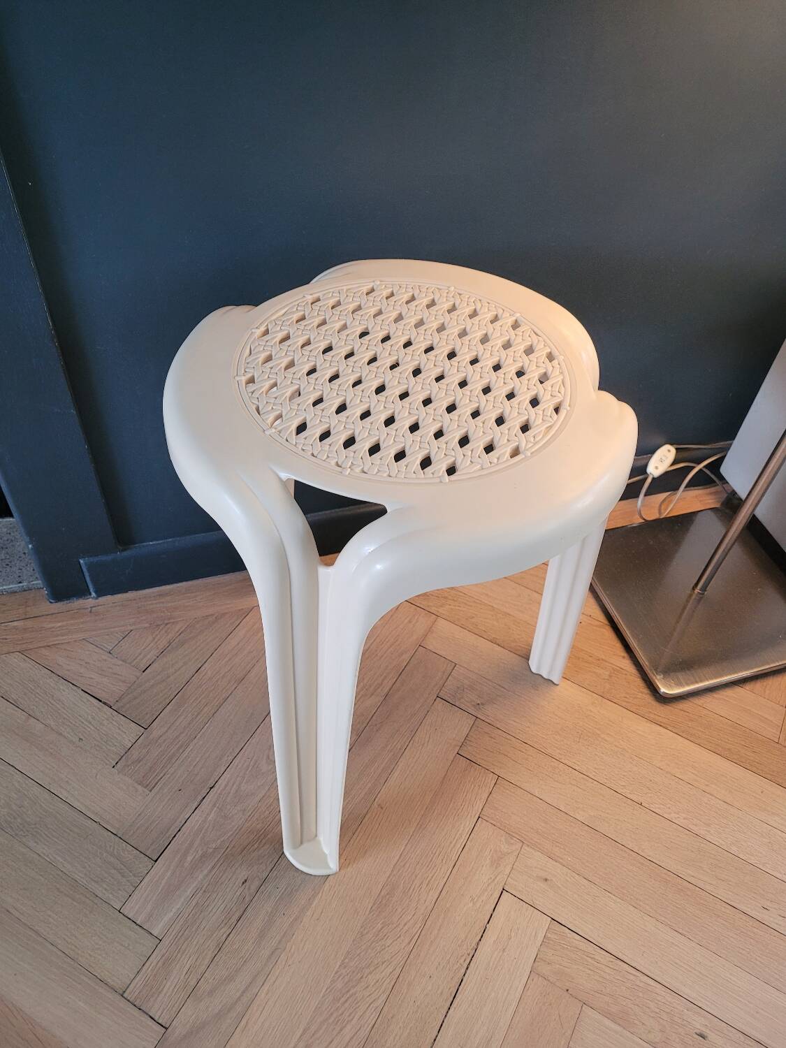 Tripod stool stamp Henry Massonet