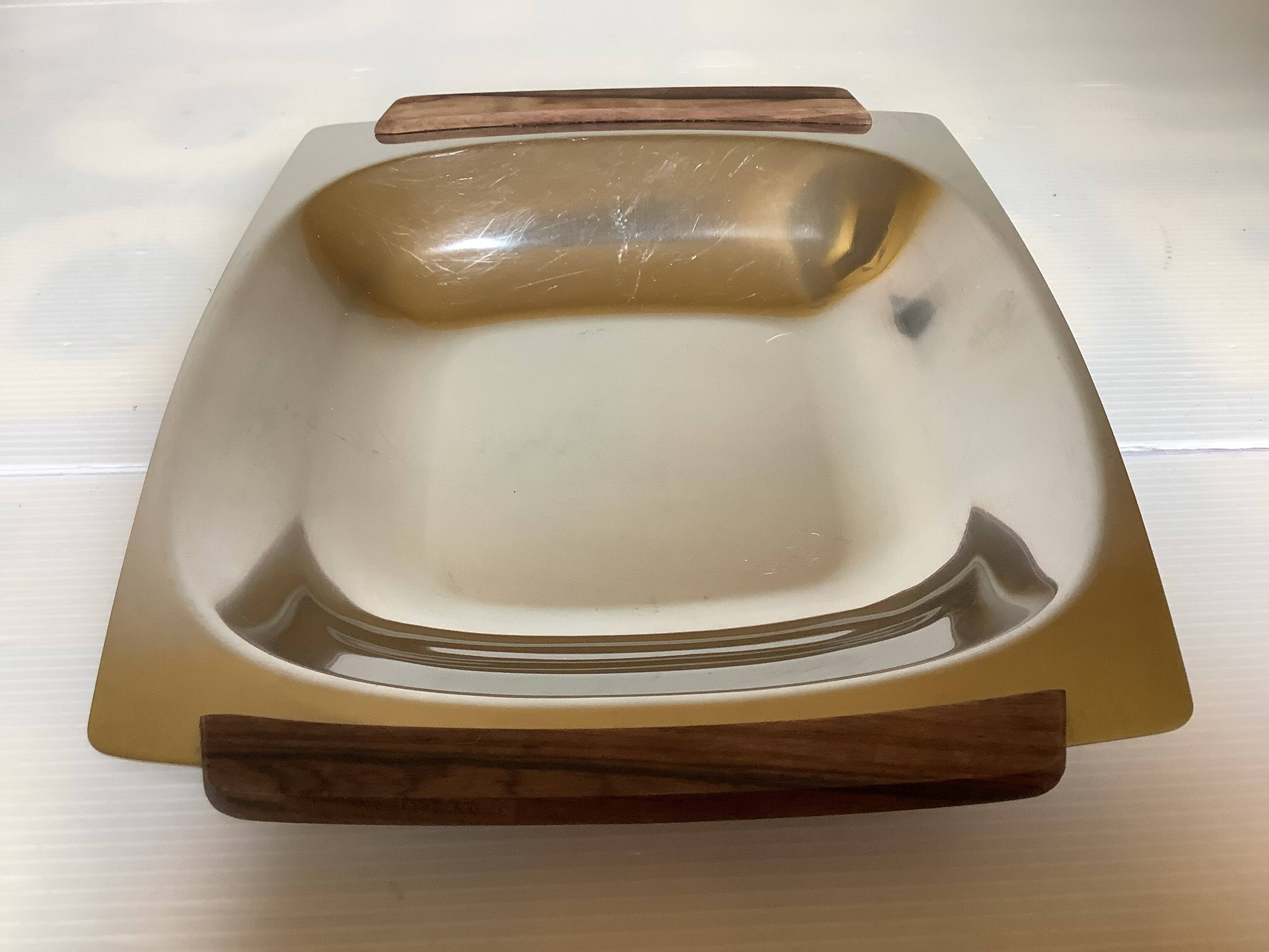 Plat carré métal et bois style scandinave