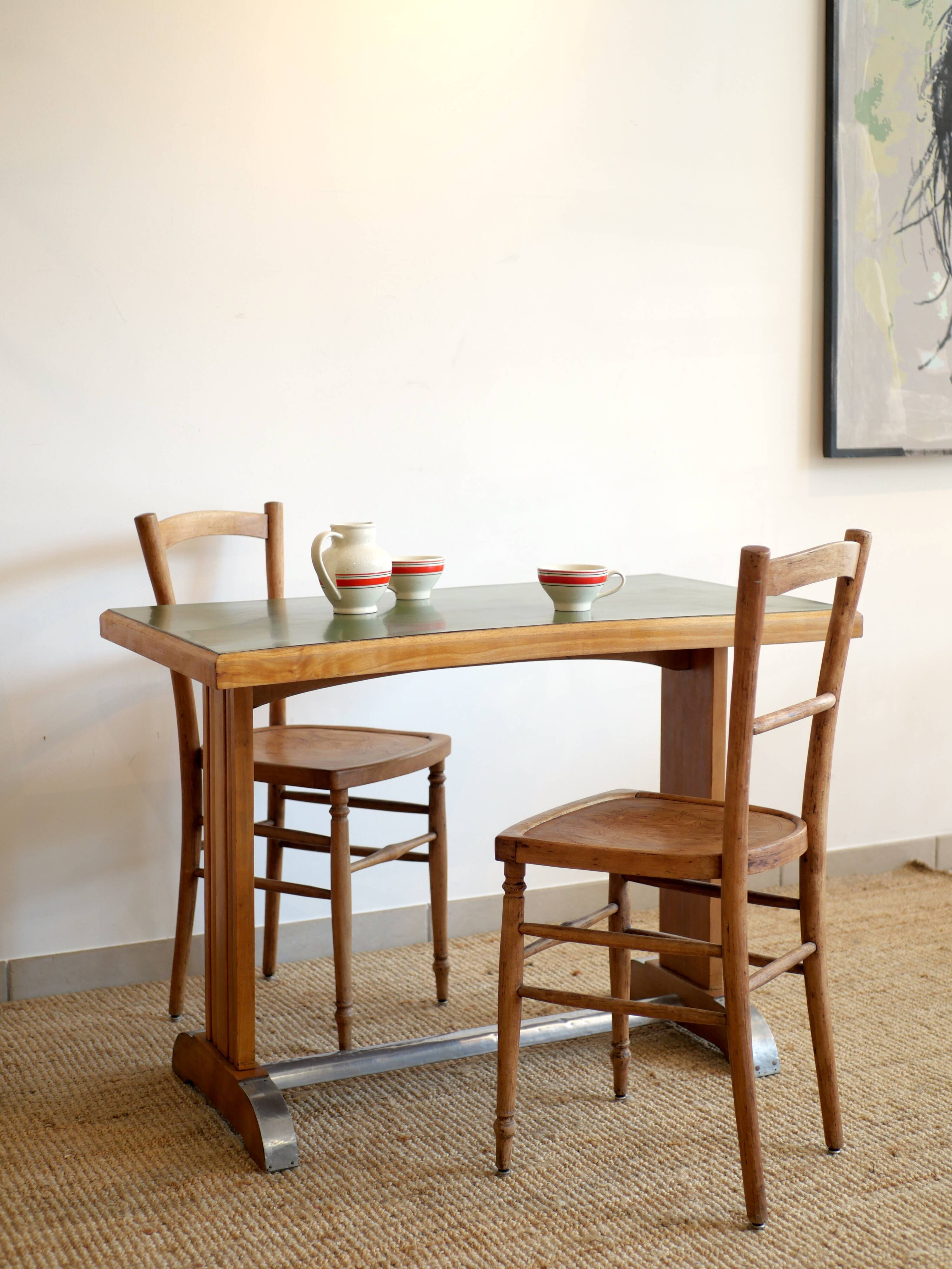 Bistro table and its two 1950s chairs