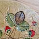 Plat en barbotine motif fraisiers