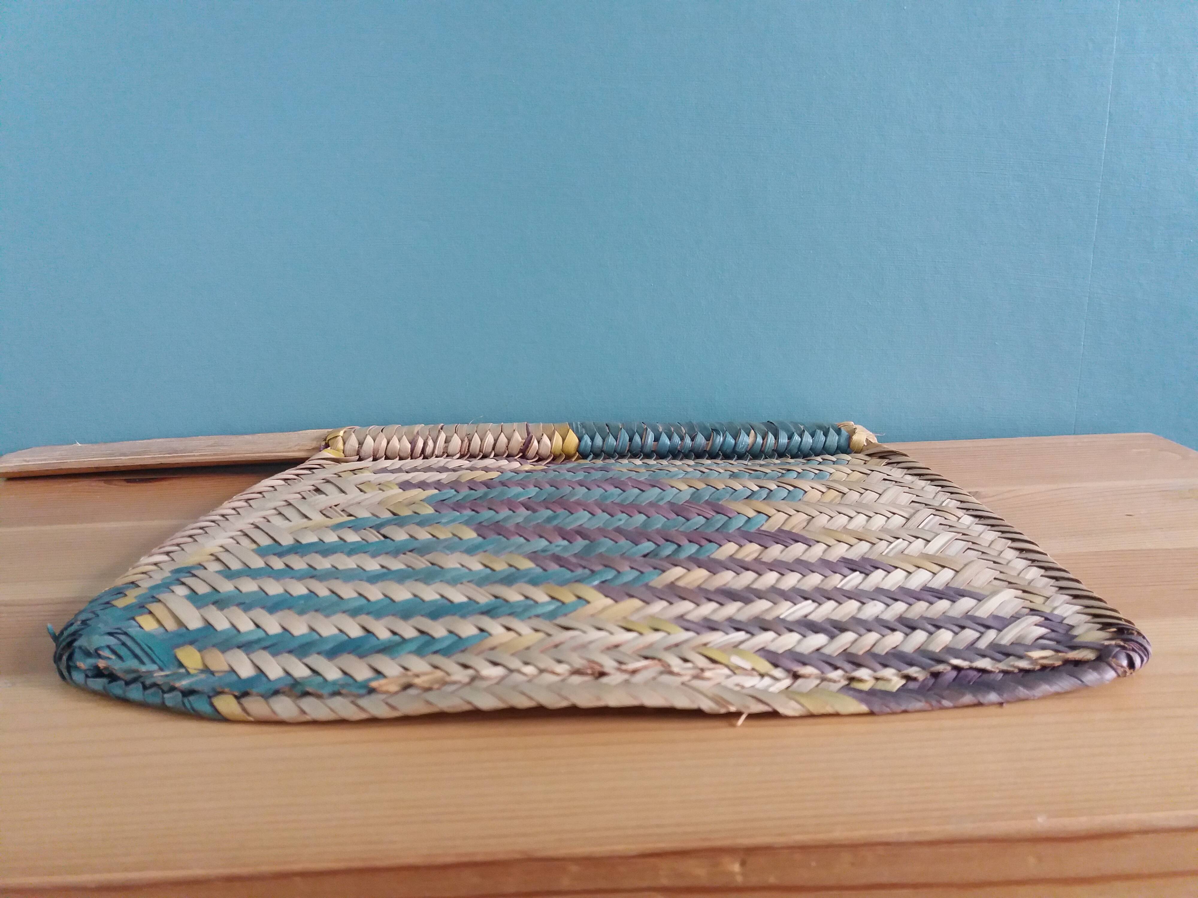 Bamboo straw fan