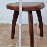 Low tripod stool in solid wood, design by Henri Bataille, 35 cm