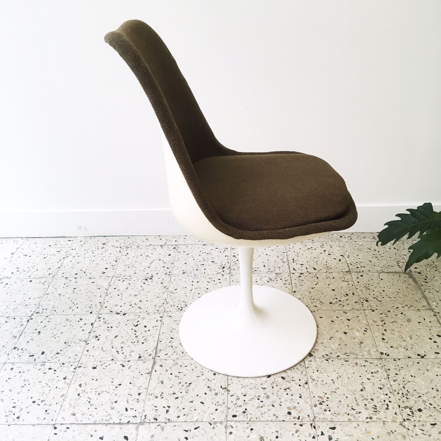 Eero Saarinen Tulip chair, produced by De Coene Courtrai
