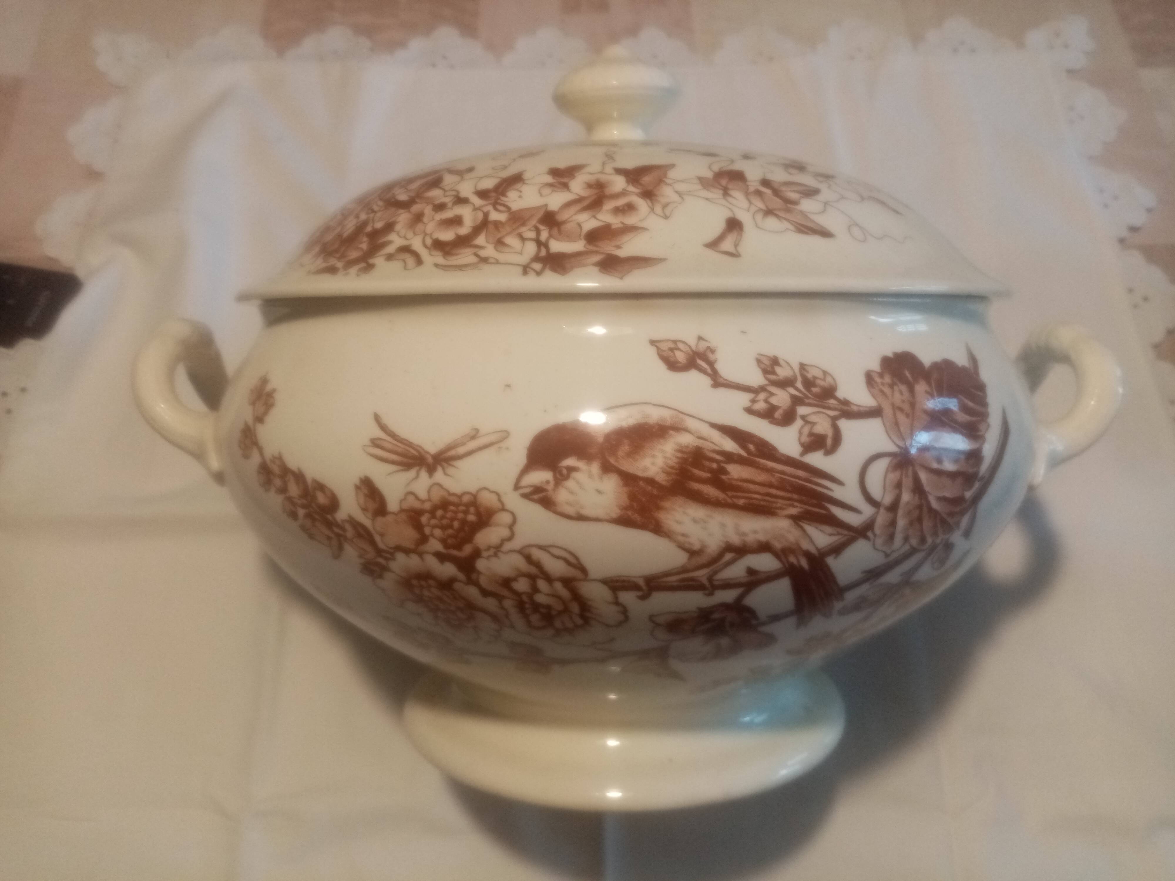 Superb and rare soup tureen, flowers model, clairefontaine faience