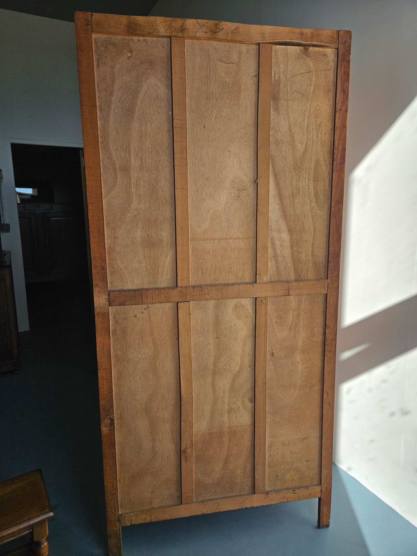 Armoire ancienne en bois