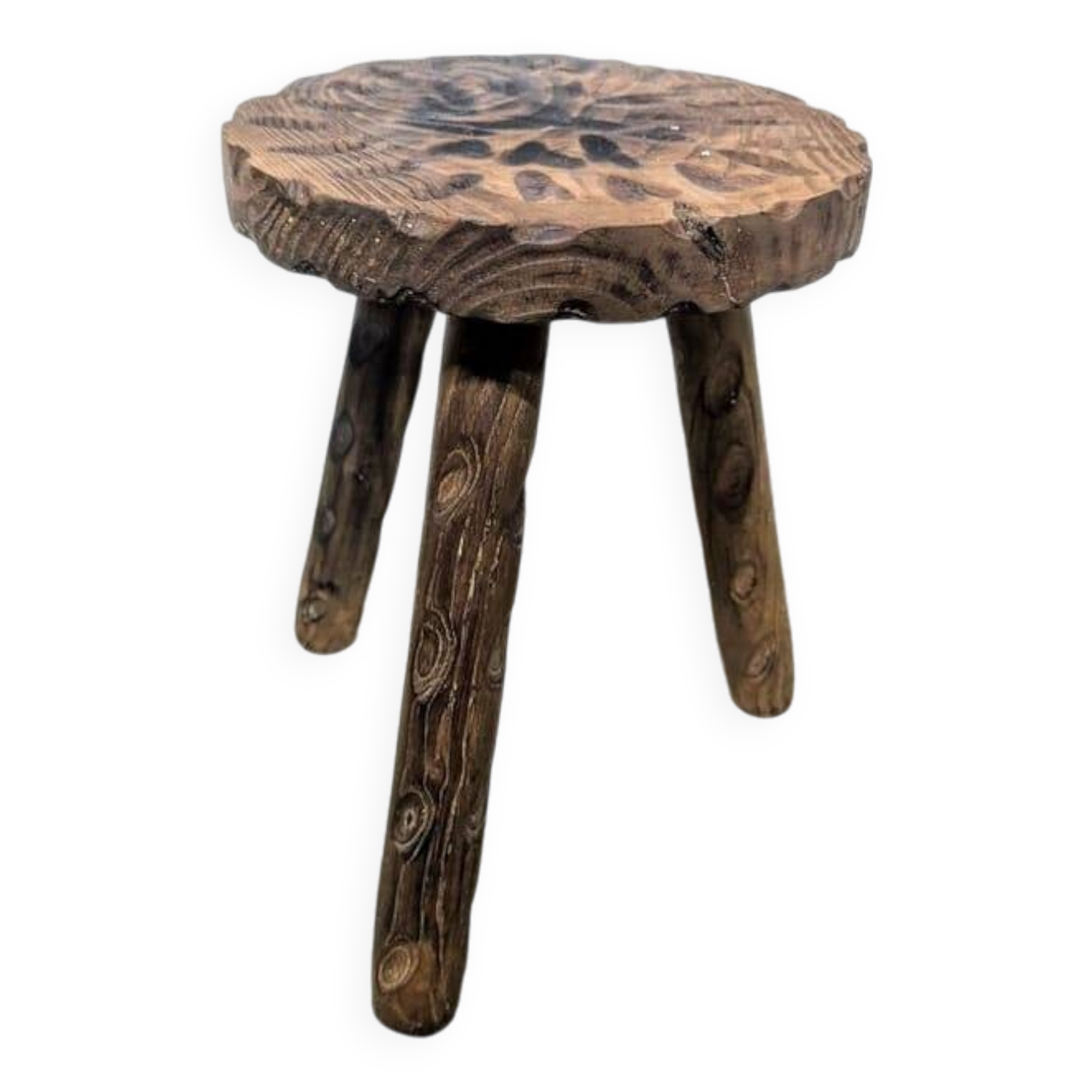 Tabouret tripode en bois sculpté