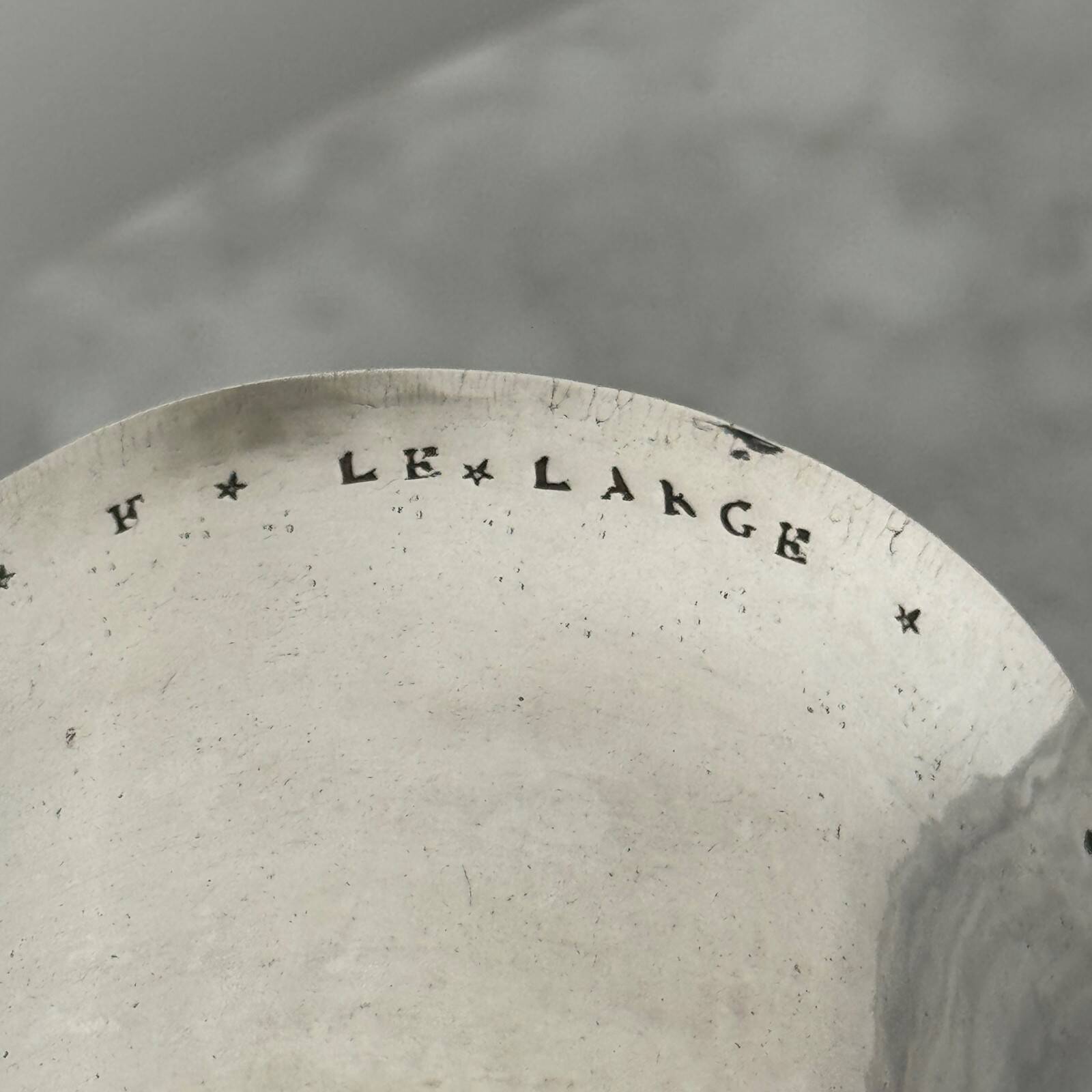 Timbale en argent XVIIIe poinçon fermiers généraux pied godronné