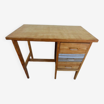 Bureau 3 tiroirs en bois et toile de lin –Totalement restauré