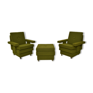 Ensemble de deux fauteuils avec tabouret