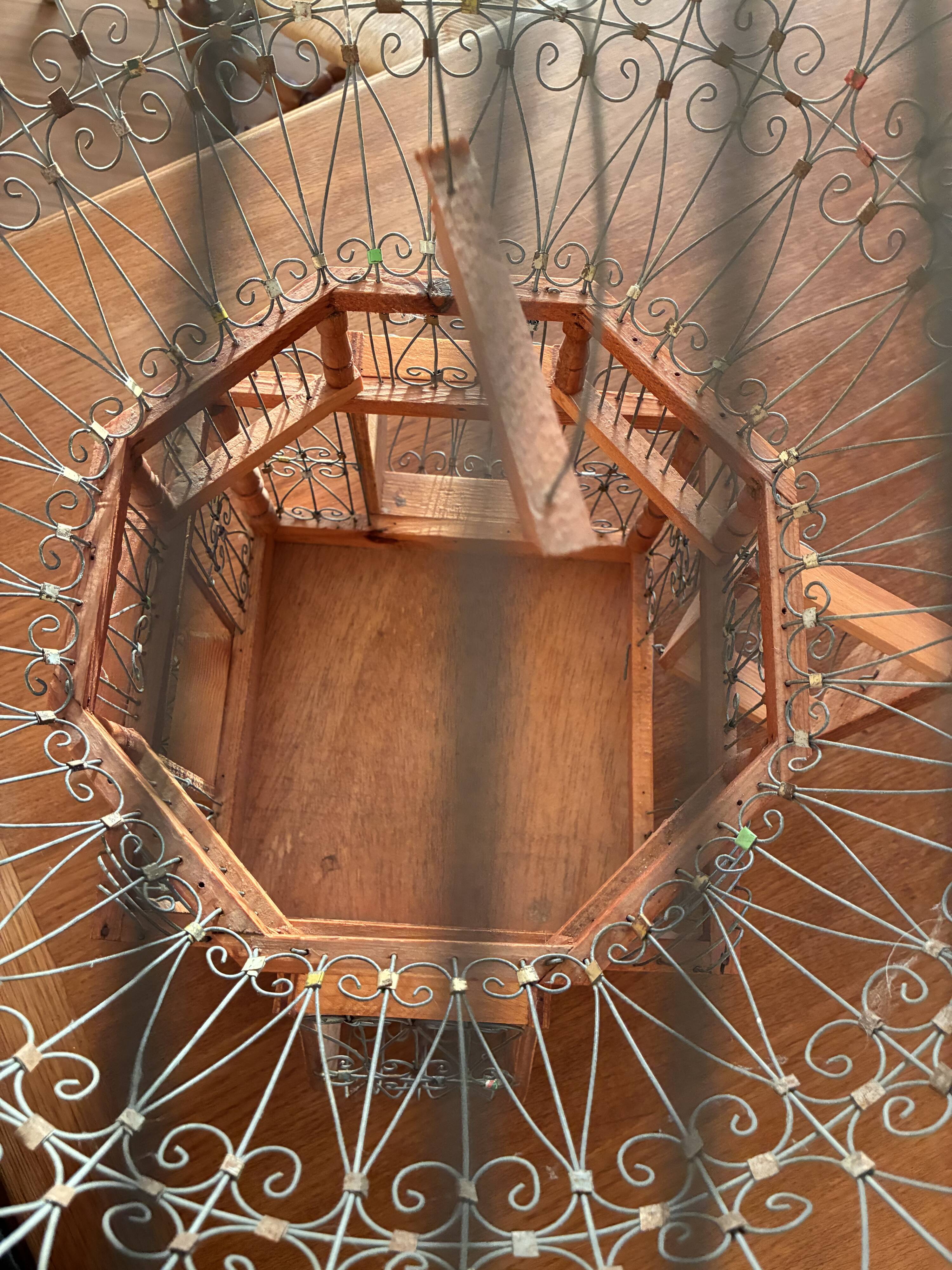 Cage à oiseaux en bois
