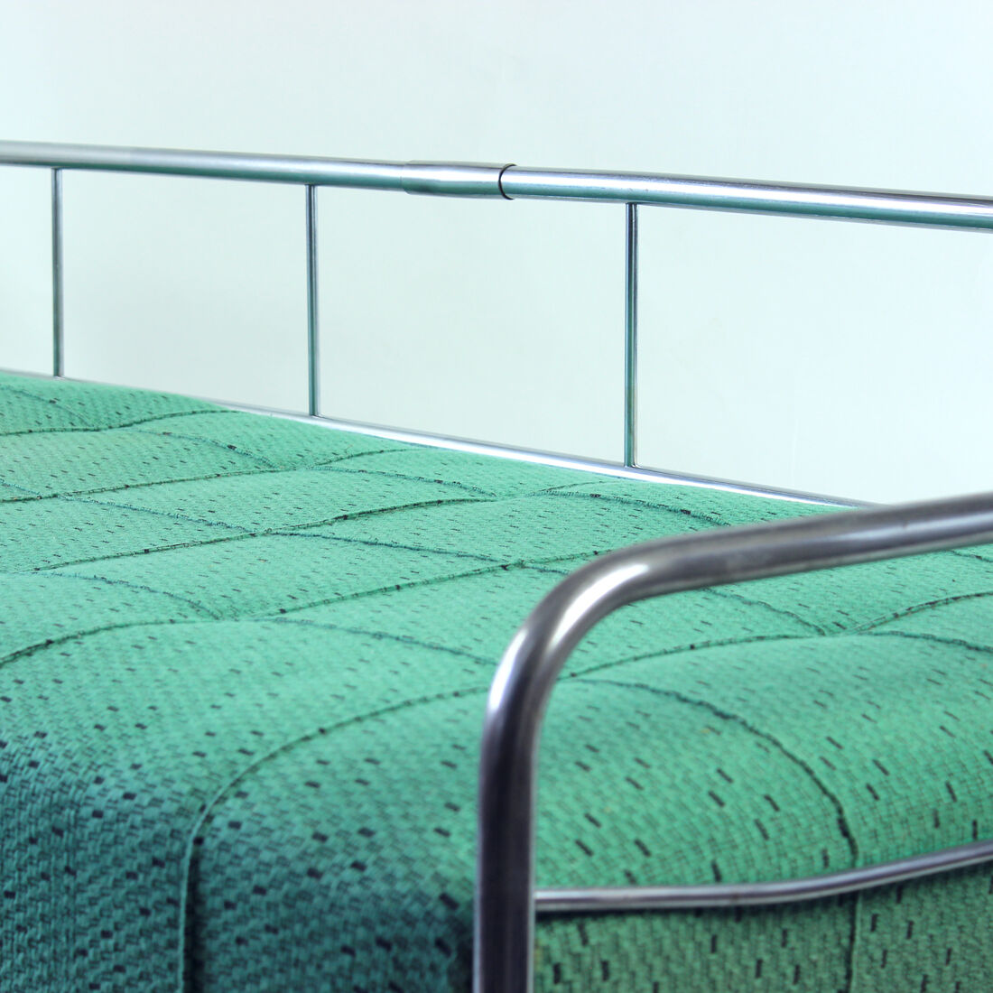 Bauhaus daybed in bent chrome, czechoslovakia 1940s