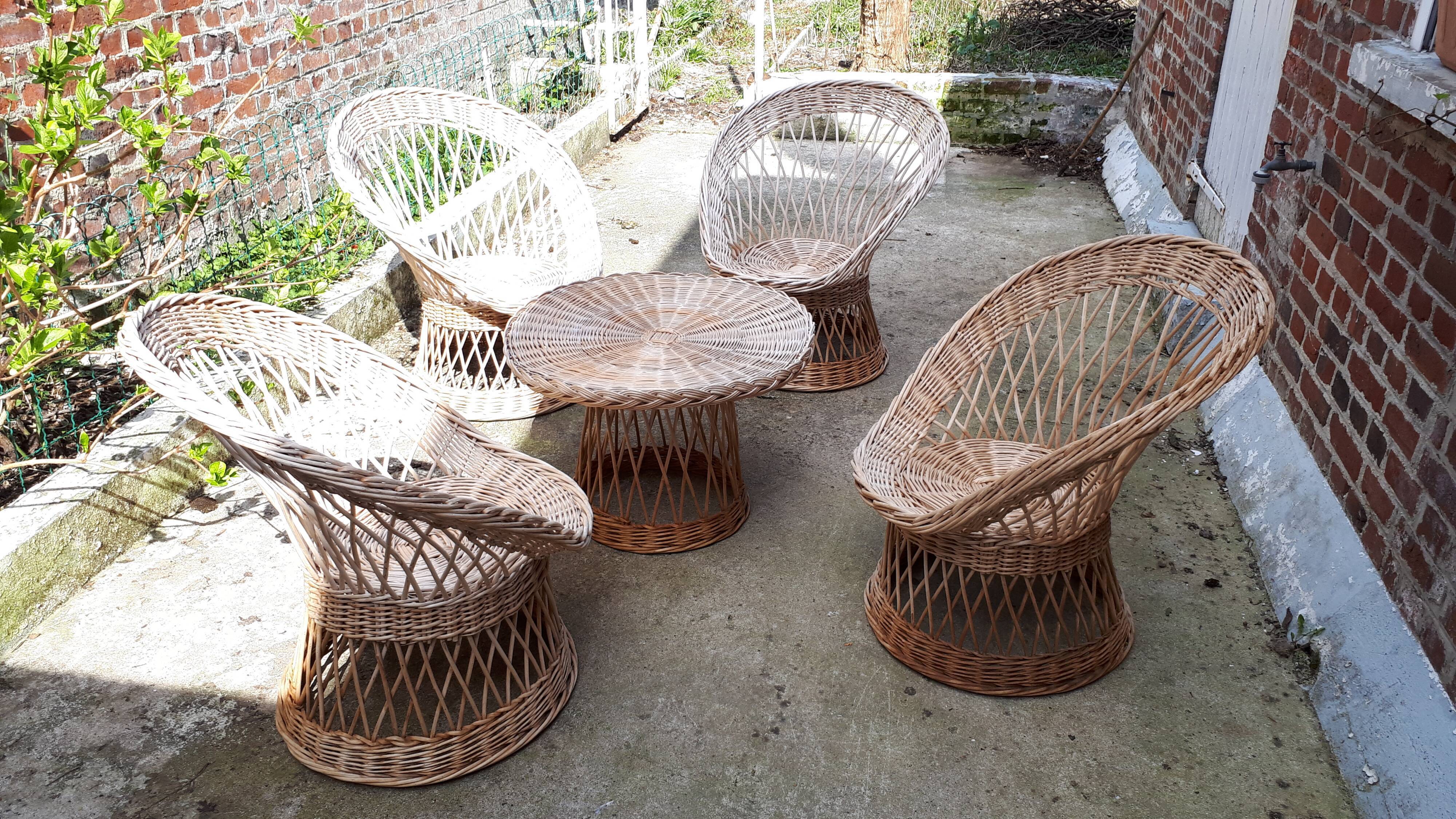 Living room 5 pieces vintage rattan