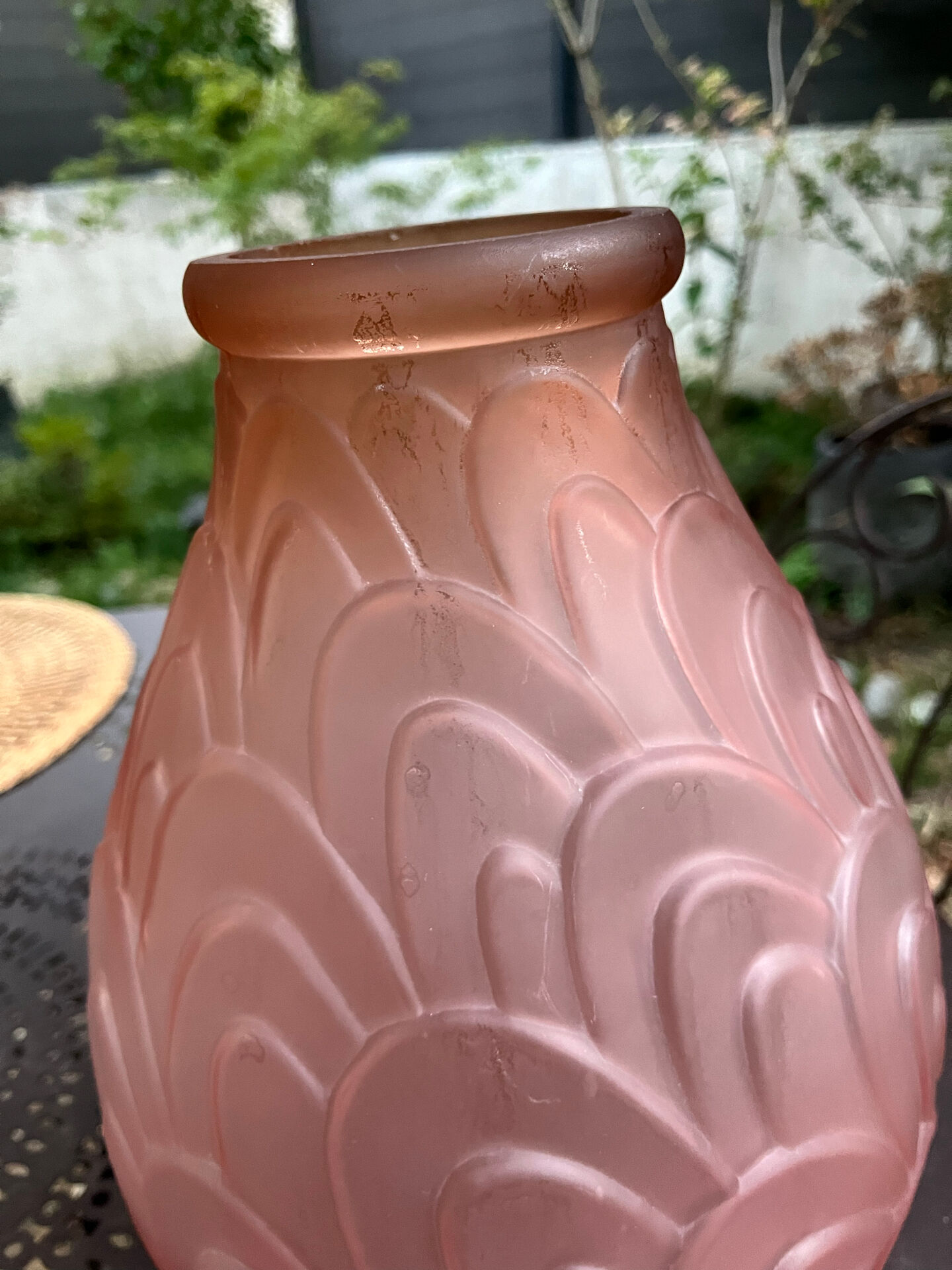 Vase art déco verre moulé dépoli années 30