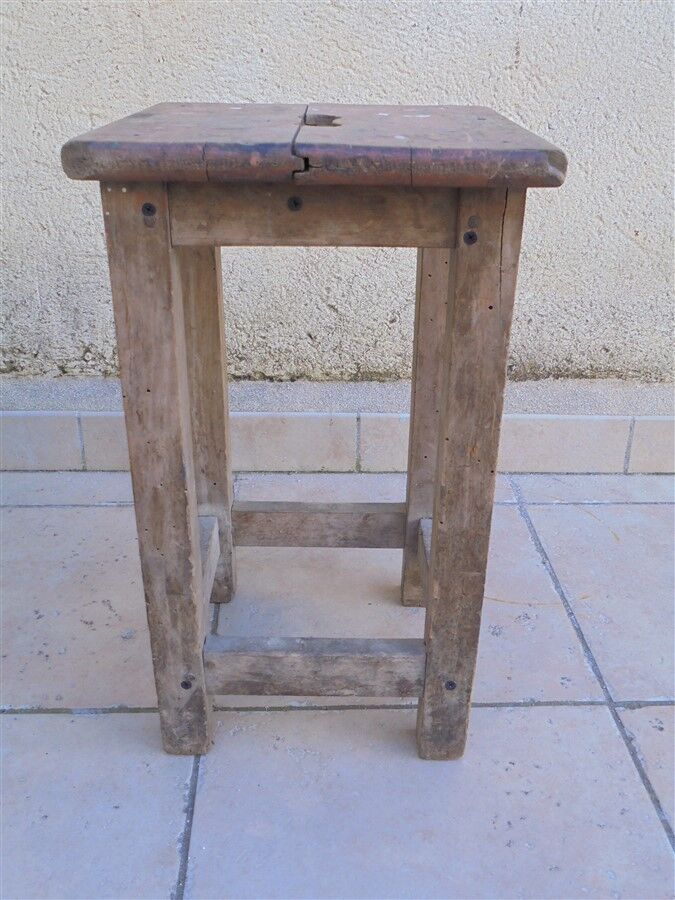 Former stool wood