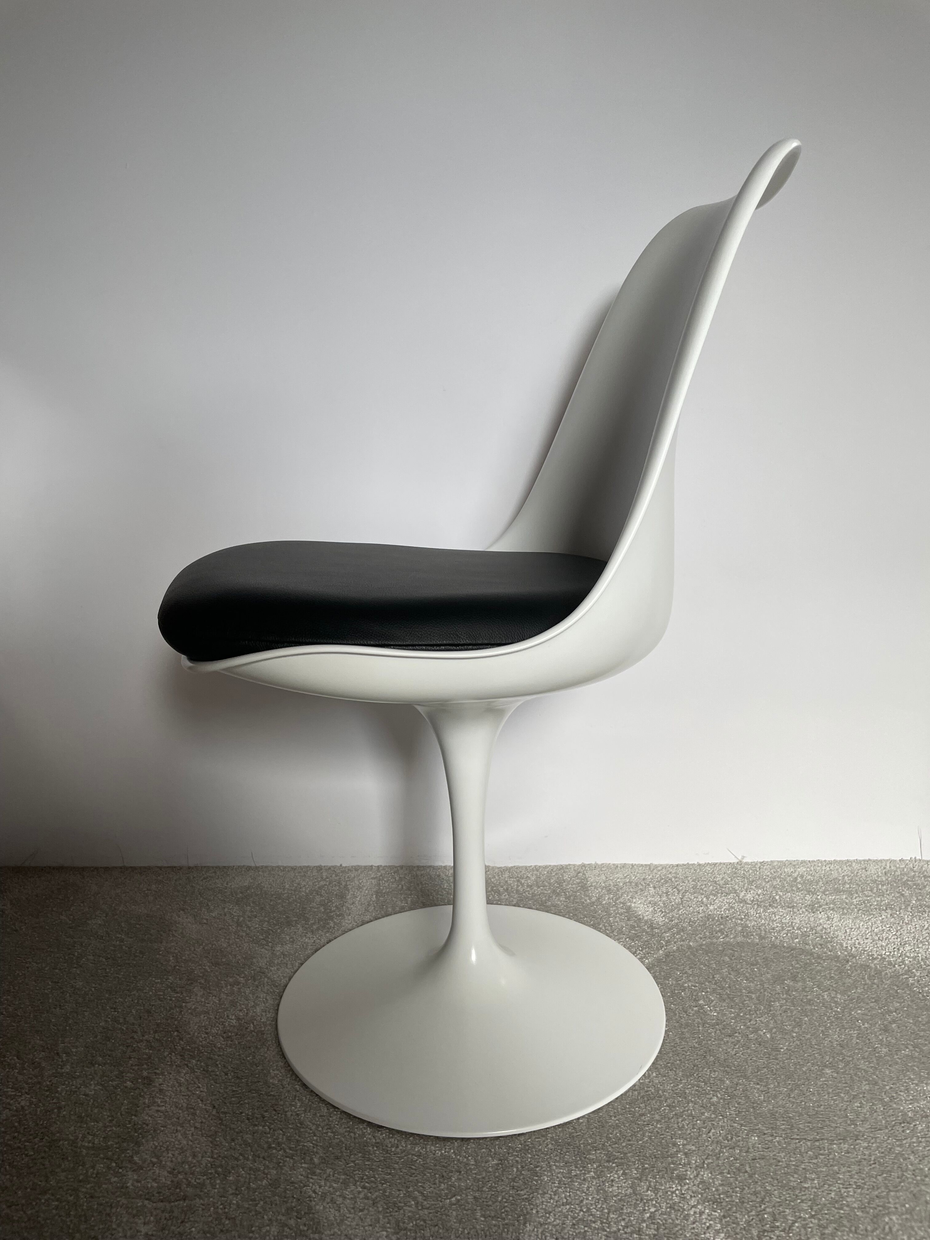 Tulip chair by Eero Saarinen for Knoll International U.S. 1960